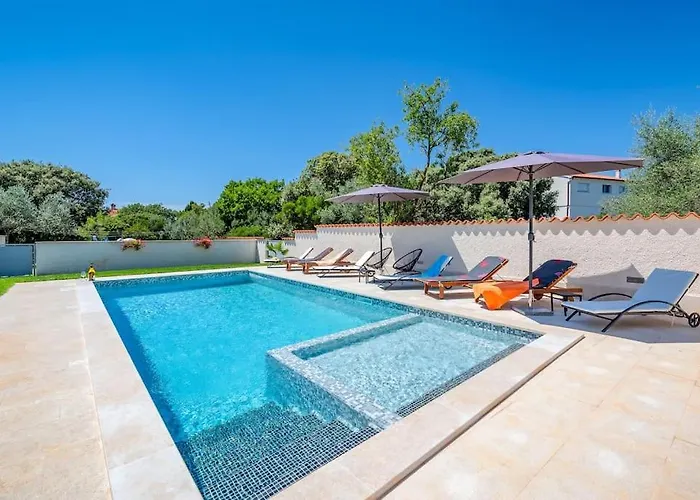 Lejlighed With Private Pool