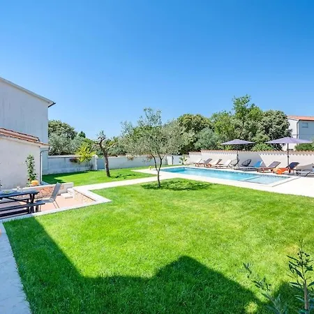 With Private Pool * 풀라