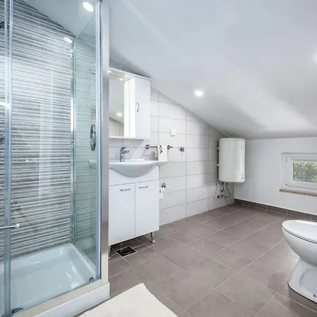 With Private Pool Daire