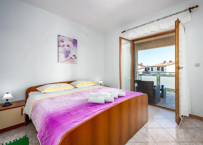 With Private Pool 풀라