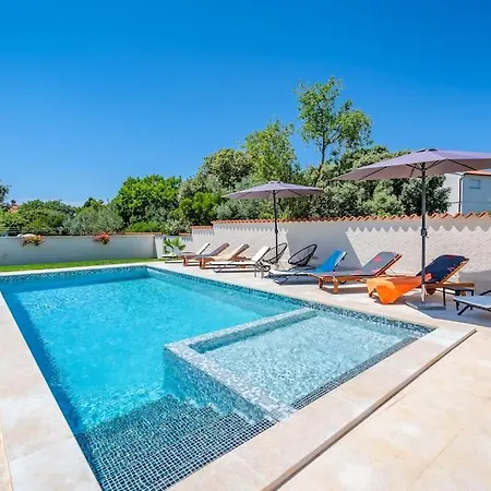 Daire With Private Pool