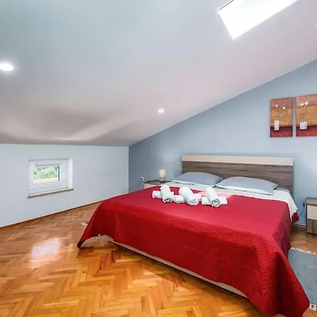 With Private Pool Apartment Pula